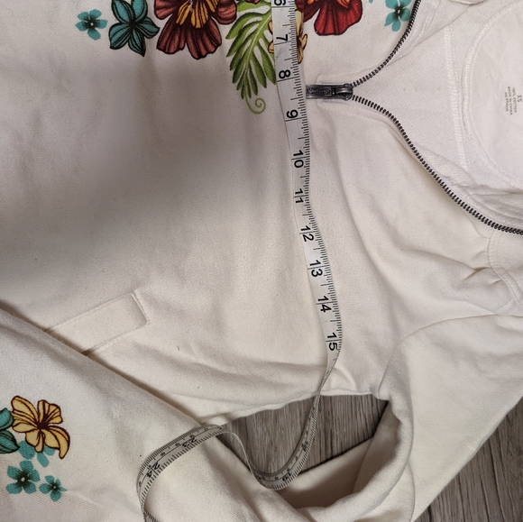 New, no tags, 1/4 zip crew sweatshirt from Crazy Shirts, bought in Hawaii - Picture 4 of 6